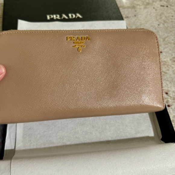 Prada saffiano leather wallet - Picture 3 of 10